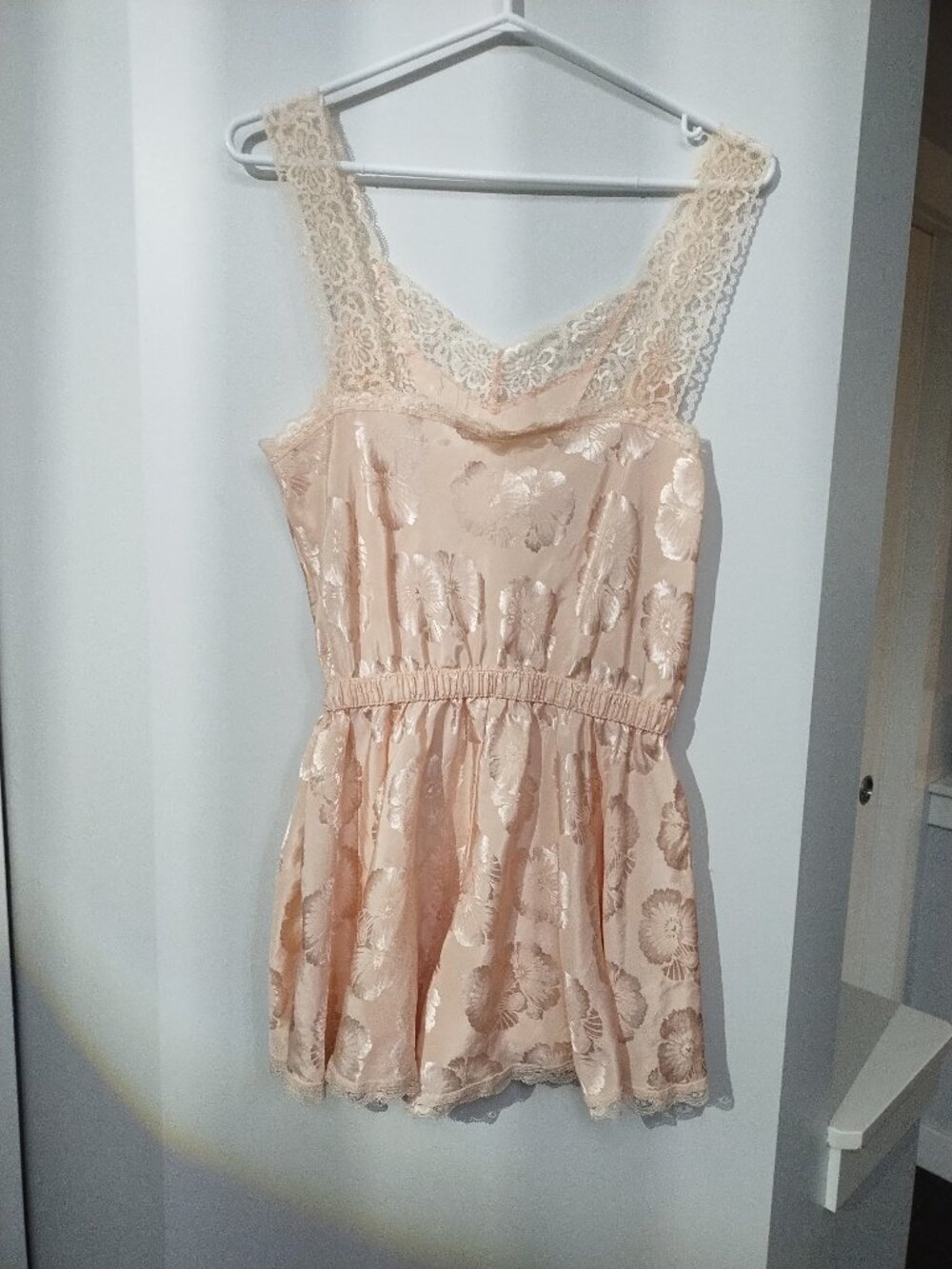 Sweet sleeping lace trimmed Romper - Picture 5 of 7